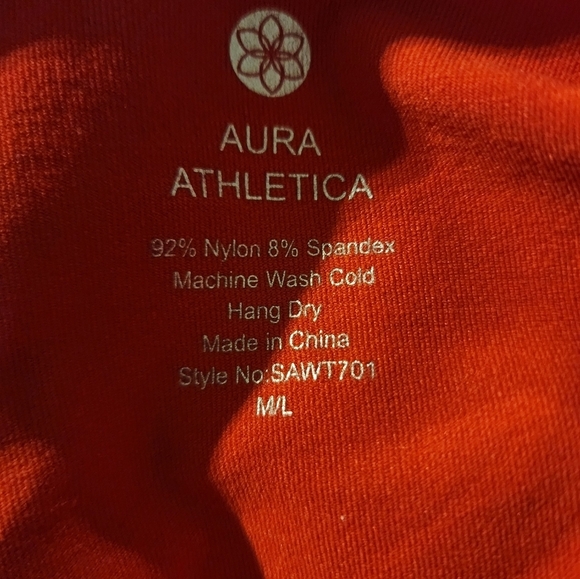 Aura Athletica Red Cropped Open Back Compression Size Medium - Picture 4 of 6